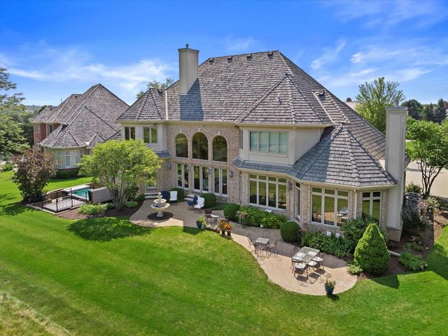 915 N Evergreen CIRCLE, Hartland, WI 53029