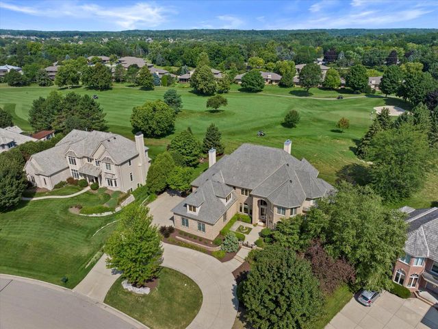 915 N Evergreen CIRCLE, Hartland, WI 53029