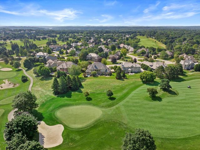 915 N Evergreen CIRCLE, Hartland, WI 53029