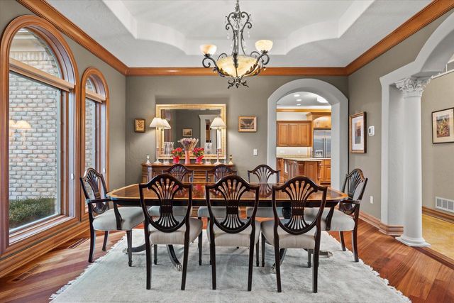 915 N Evergreen CIRCLE, Hartland, WI 53029