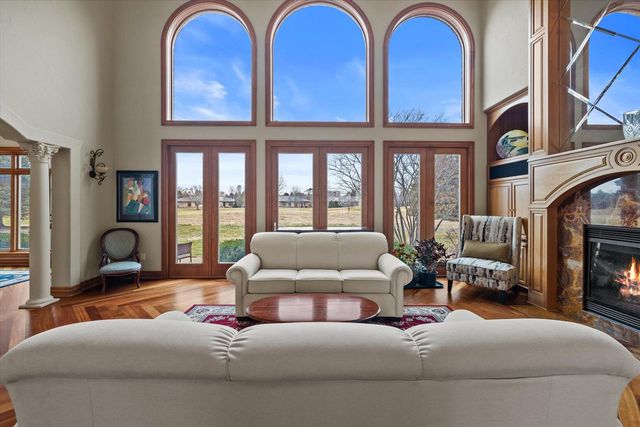 915 N Evergreen CIRCLE, Hartland, WI 53029