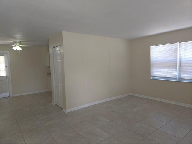 800 HIGHLAND AVENUE N 3, Largo, FL 33770