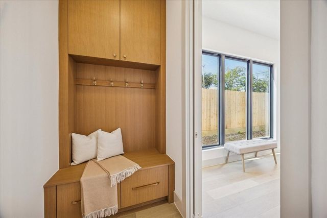 1622 Candlelight Lane, Houston, TX 77018