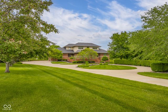 8224 W Mulligan Lane, Columbus, IN 47201
