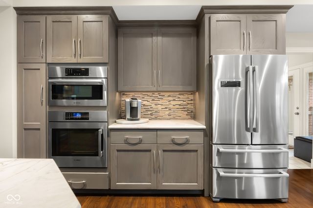 8224 W Mulligan Lane, Columbus, IN 47201