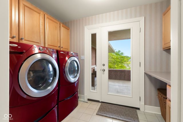 8224 W Mulligan Lane, Columbus, IN 47201