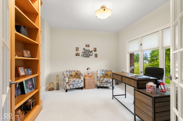 8224 W Mulligan Lane, Columbus, IN 47201