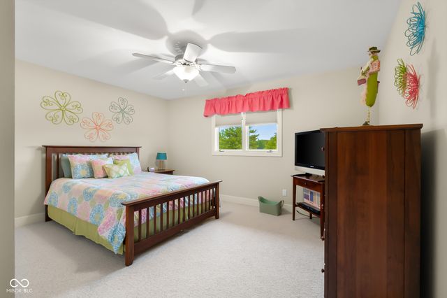 8224 W Mulligan Lane, Columbus, IN 47201