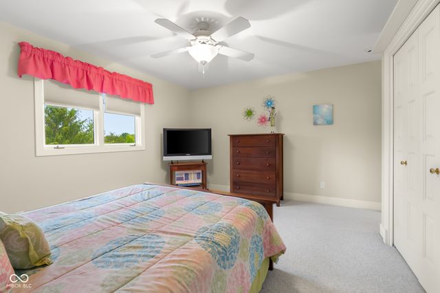 8224 W Mulligan Lane, Columbus, IN 47201