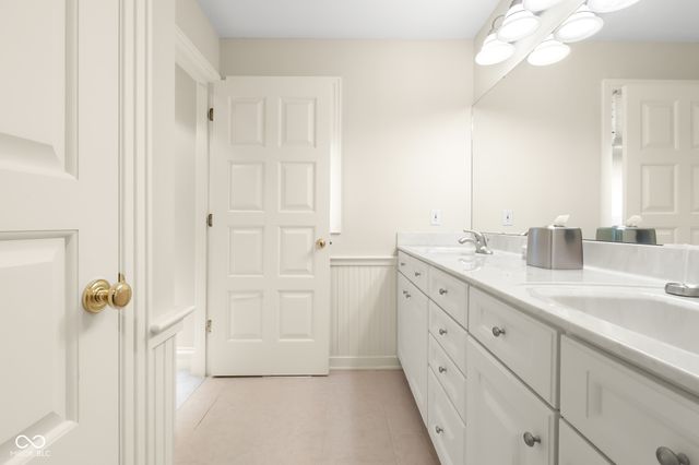 8224 W Mulligan Lane, Columbus, IN 47201