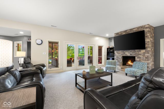 8224 W Mulligan Lane, Columbus, IN 47201