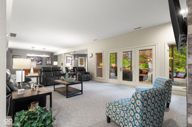 8224 W Mulligan Lane, Columbus, IN 47201