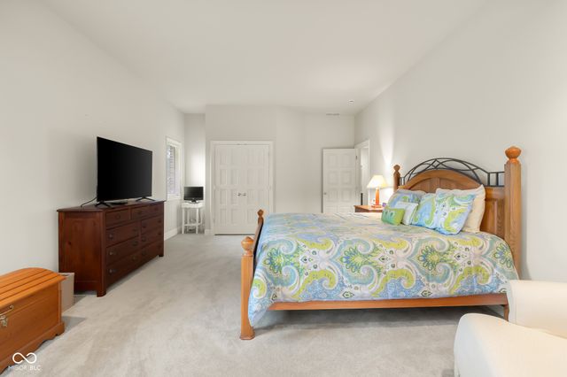 8224 W Mulligan Lane, Columbus, IN 47201