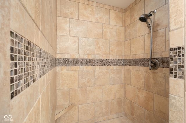 8224 W Mulligan Lane, Columbus, IN 47201