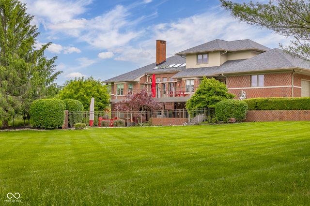8224 W Mulligan Lane, Columbus, IN 47201