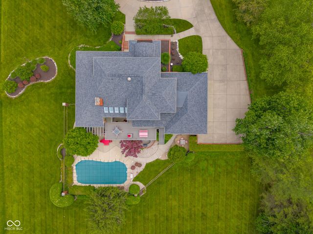 8224 W Mulligan Lane, Columbus, IN 47201