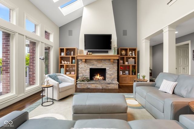 8224 W Mulligan Lane, Columbus, IN 47201