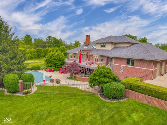 8224 W Mulligan Lane, Columbus, IN 47201