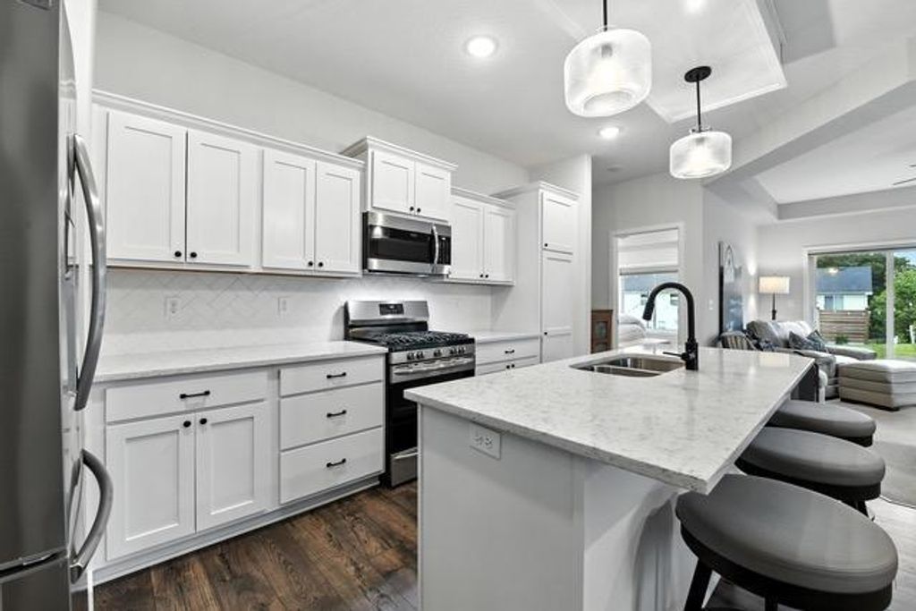 1559 76th Street W, Inver Grove Heights, MN 55077