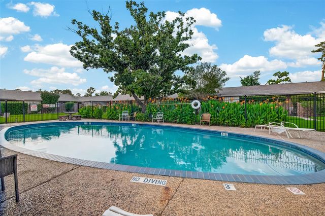 1529 Wirt Road 1, Houston, TX 77055