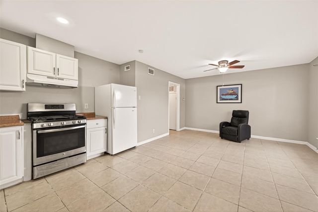1529 Wirt Road 1, Houston, TX 77055