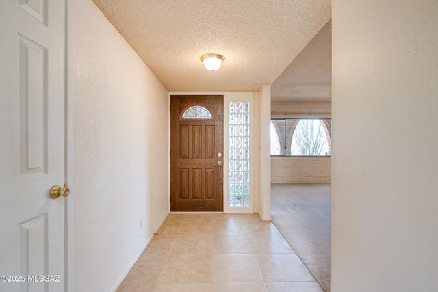 6711 N Calle Zella, Tucson, AZ 85718