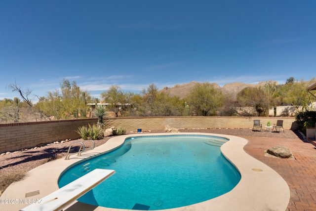 6711 N Calle Zella, Tucson, AZ 85718