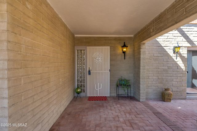 6711 N Calle Zella, Tucson, AZ 85718