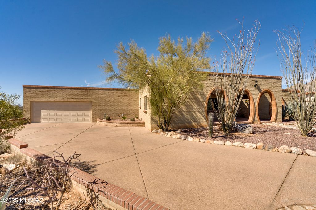 6711 N Calle Zella, Tucson, AZ 85718