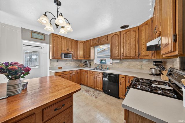 1529 Hass Drive, South Bend, IN 46635