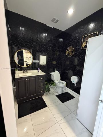 8290 SW 40th St, Miami, FL 33155