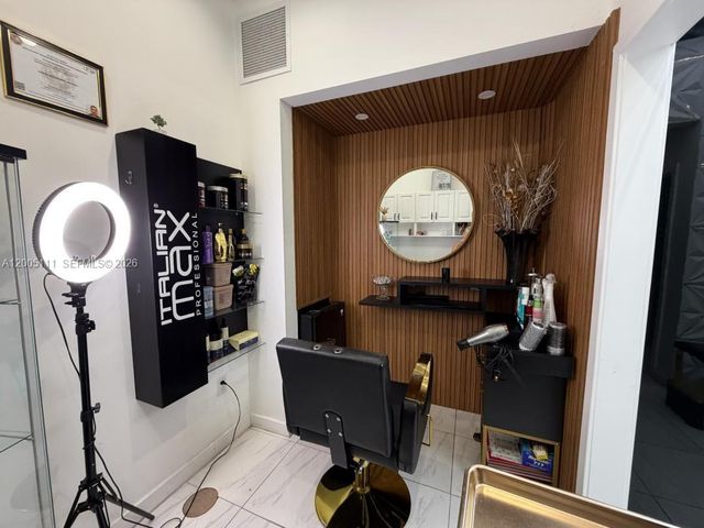 8290 SW 40th St, Miami, FL 33155