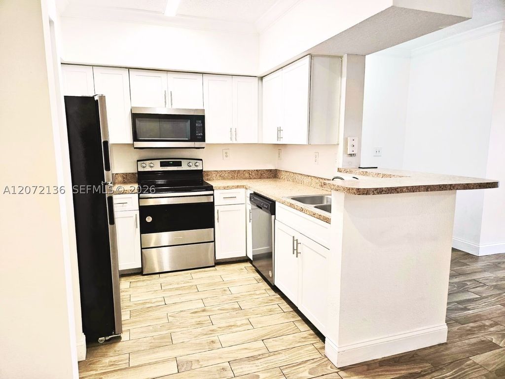 220 SW 116th Ave 15105, Pembroke Pines, FL 33025