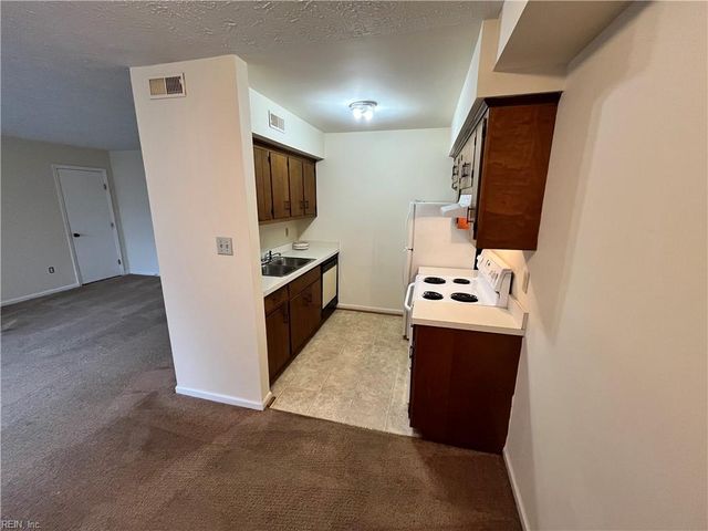 202 N Mallory St Apt F, Hampton, VA 23663