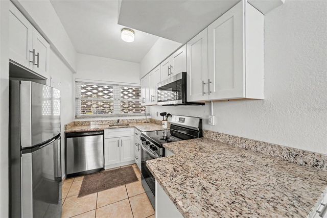 7050 SUNSET WAY 11, St Pete Beach, FL 33706