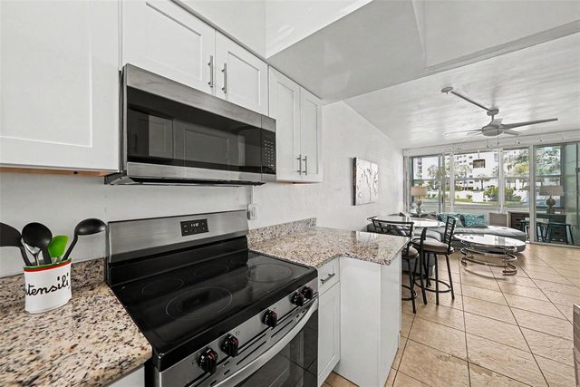 7050 SUNSET WAY 11, St Pete Beach, FL 33706