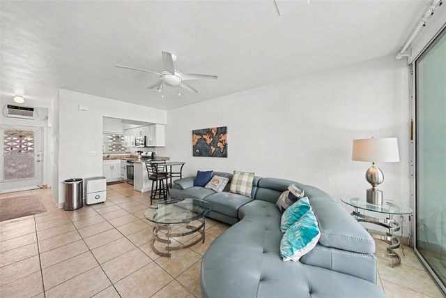 7050 SUNSET WAY 11, St Pete Beach, FL 33706