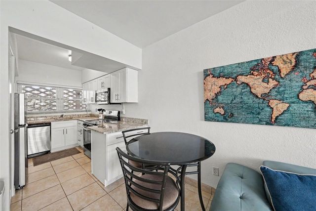 7050 SUNSET WAY 11, St Pete Beach, FL 33706