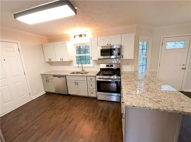 945 Haverhill Trail, Lawrenceville, GA 30044