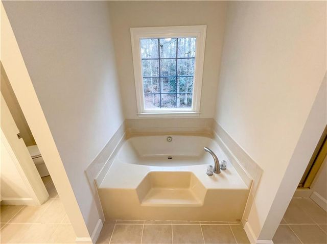 945 Haverhill Trail, Lawrenceville, GA 30044