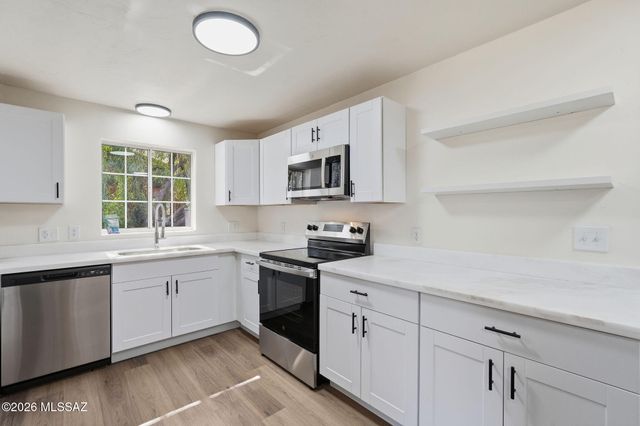 3550 E Hampton Street, Tucson, AZ 85716
