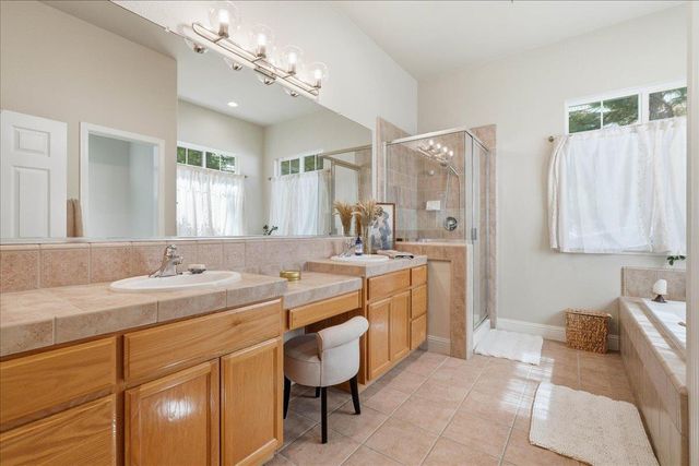 3621 Foxmore Ln, Rescue, CA 95672