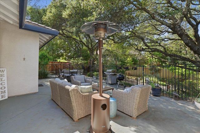3621 Foxmore Ln, Rescue, CA 95672