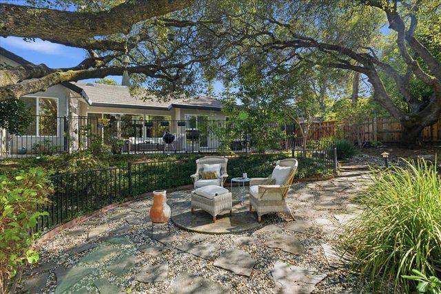 3621 Foxmore Ln, Rescue, CA 95672