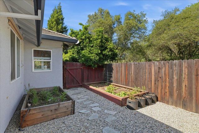 3621 Foxmore Ln, Rescue, CA 95672