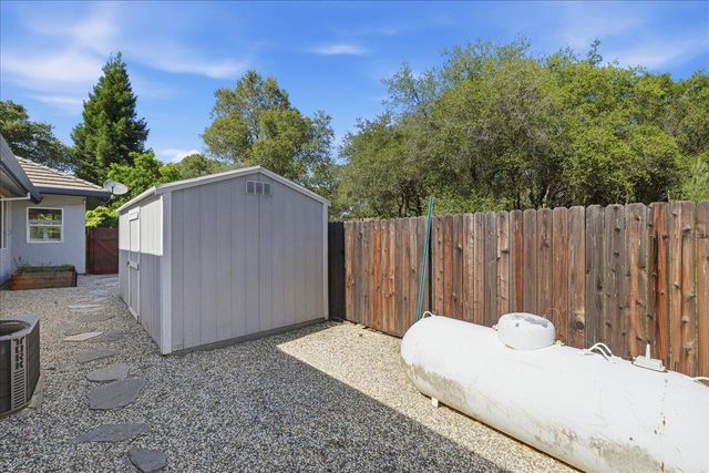 3621 Foxmore Ln, Rescue, CA 95672