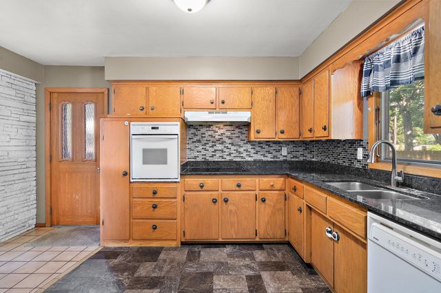 2836 121st Lane NW, Coon Rapids, MN 55433