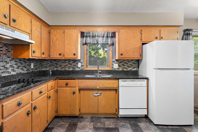 2836 121st Lane NW, Coon Rapids, MN 55433