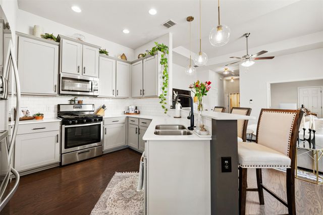 1501 Bedlington LN, Austin, TX 78748
