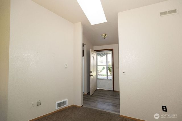 10210 C Street E, Tacoma, WA 88445